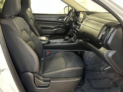 Used 2022 Nissan Pathfinder SV w/ SV Black Package FWD image 21