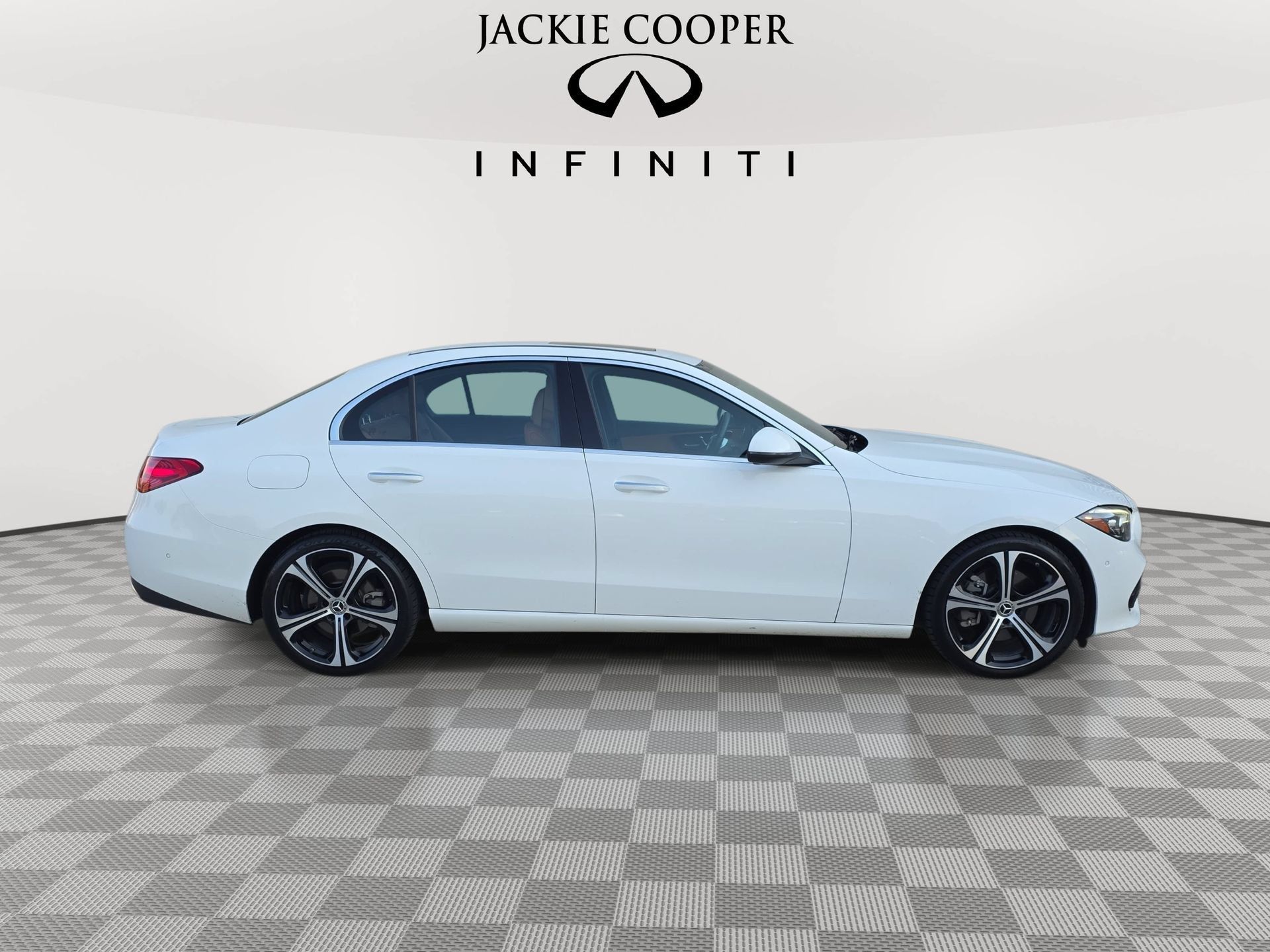 Used 2024 Mercedes-Benz C 300 Sedan image 4