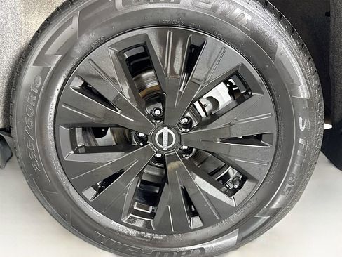 Used 2023 Nissan Rogue SV AWD/4WD image 32