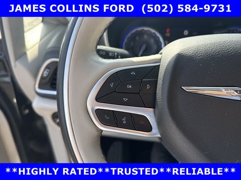 Used 2018 Chrysler Pacifica Limited FWD image 30