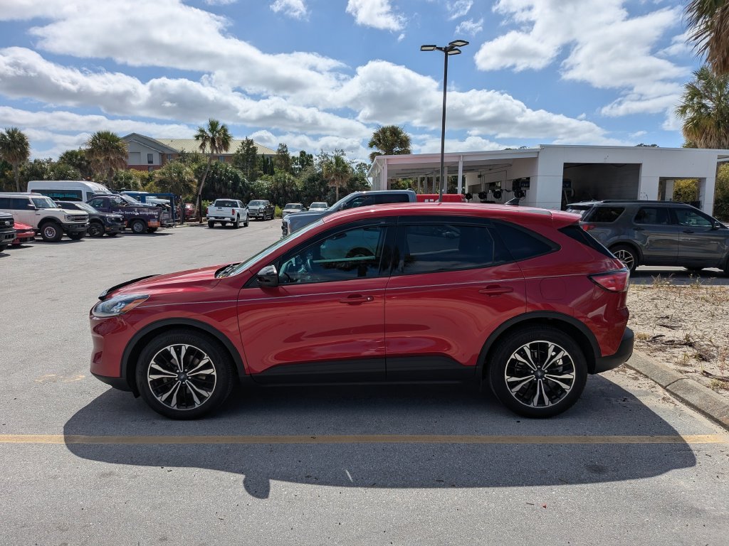 Certified 2022 Ford Escape SE w/ SE Sport Appearance Package FWD image 8