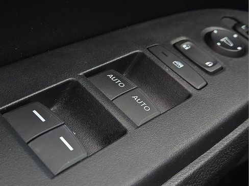 Used 2018 Honda CR-V Touring image 17