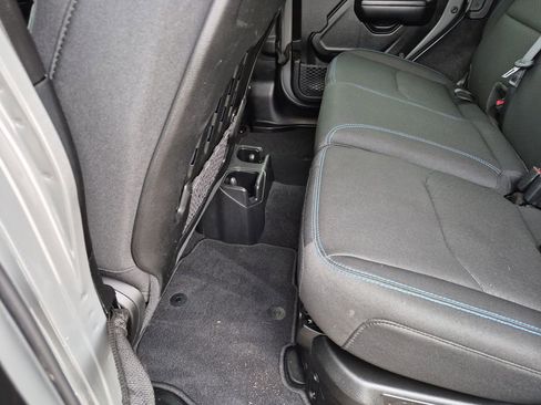 Used 2021 Jeep Wrangler Unlimited Rubicon 4xe w/ Safety Group AWD/4WD image 35