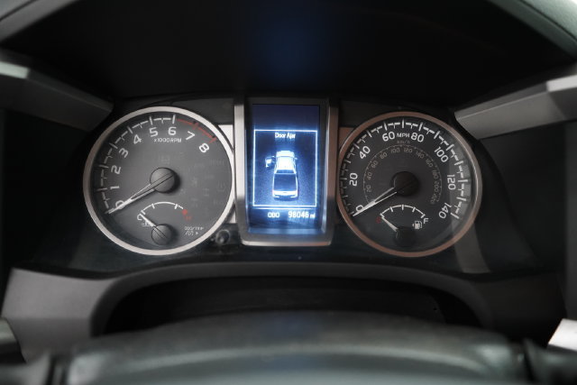 Used 2019 Toyota Tacoma SR5 AWD/4WD image 18