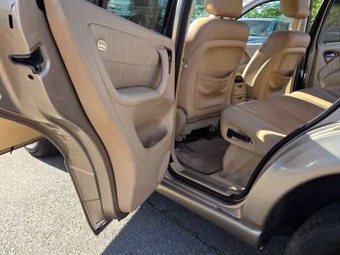 Used 2001 Mercedes-Benz ML 320 4MATIC image 31