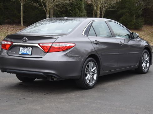 Used 2015 Toyota Camry SE image 32