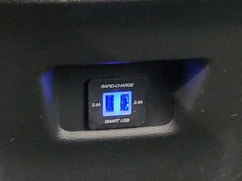 Used 2021 Toyota RAV4 LE image 16