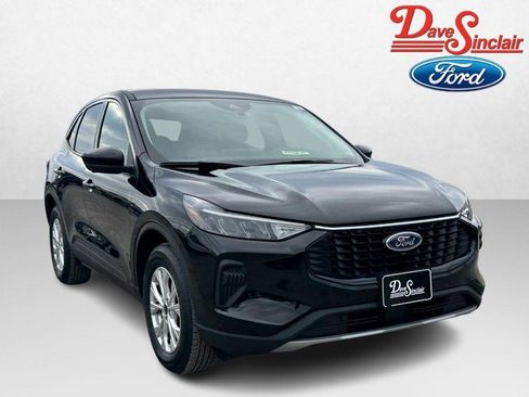 Used 2023 Ford Escape Active w/ Tech Pack #2 AWD/4WD image 4