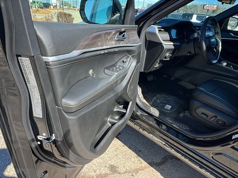 New 2026 Jeep Grand Cherokee Limited Reserve image 14