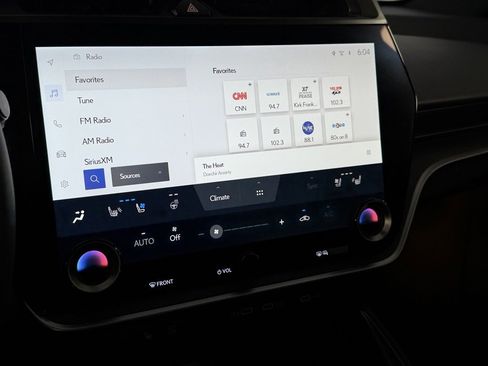 Used 2024 Lexus RZ 300e Premium image 19