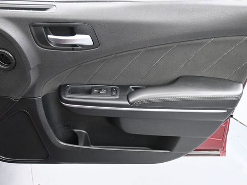 Used 2017 Dodge Charger R/T Scat Pack RWD image 18