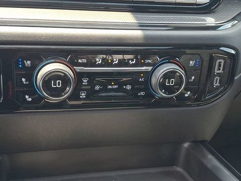 Used 2024 Chevrolet Silverado 2500 ZR2 w/ Technology Package AWD/4WD image 16