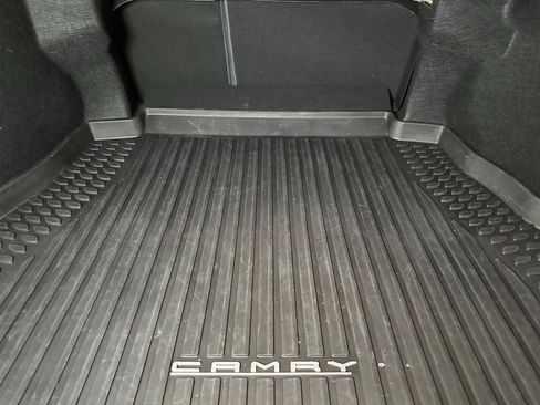 Used 2018 Toyota Camry XLE image 21