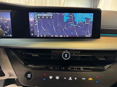 Certified 2025 Nissan Murano SL w/ Cargo Package AWD/4WD image 6