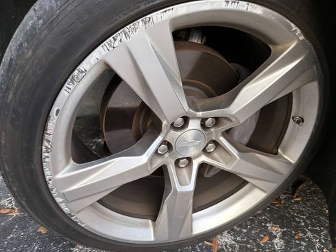 Used 2018 Chevrolet Camaro SS RWD image 5