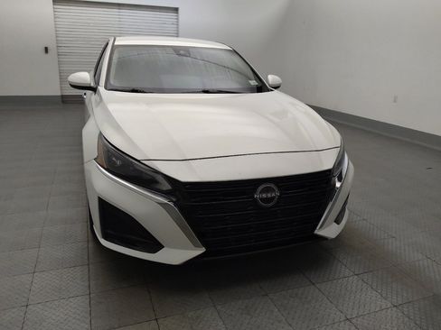 Used 2023 Nissan Altima 2.5 SV FWD image 14