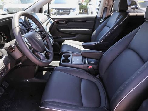 New 2026 Honda Odyssey Touring image 17