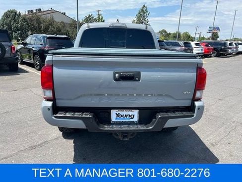 Used 2018 Toyota Tacoma TRD Sport AWD/4WD image 5