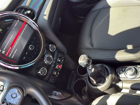 Used 2024 MINI Cooper 2-Door Hardtop FWD image 20