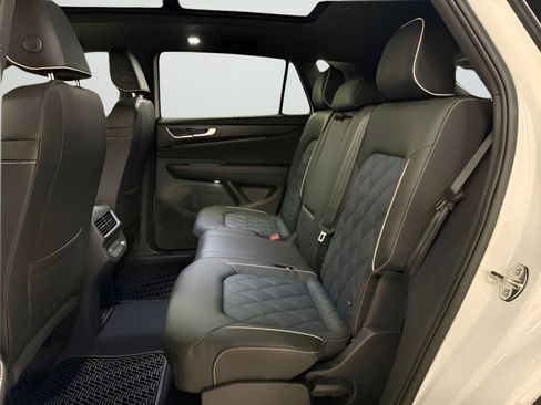 New 2026 Volkswagen Atlas Cross Sport SEL Premium R-Line AWD/4WD image 18