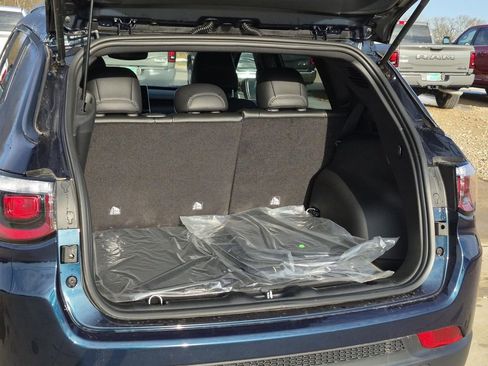 New 2026 Jeep Compass Latitude image 8