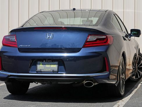 Used 2017 Honda Accord EX image 4