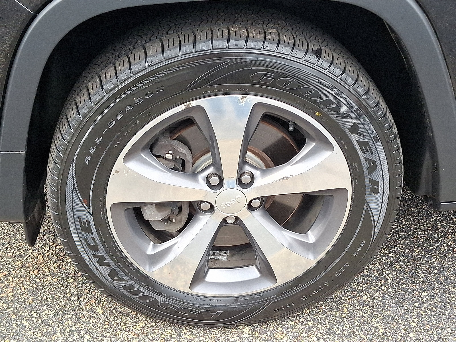 Certified 2019 Jeep Cherokee Limited AWD/4WD image 8