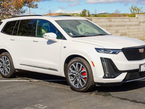 Certified 2024 Cadillac XT6 Sport image 6