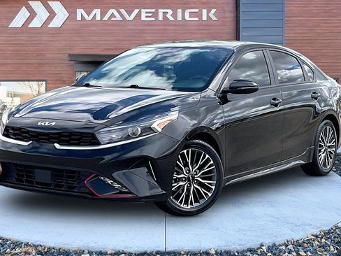 Used 2023 Kia Forte GT-Line w/ GT-Line Premium Package FWD image 3