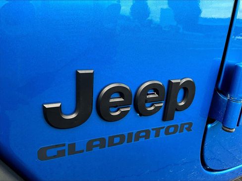 Used 2022 Jeep Gladiator Sport AWD/4WD image 31