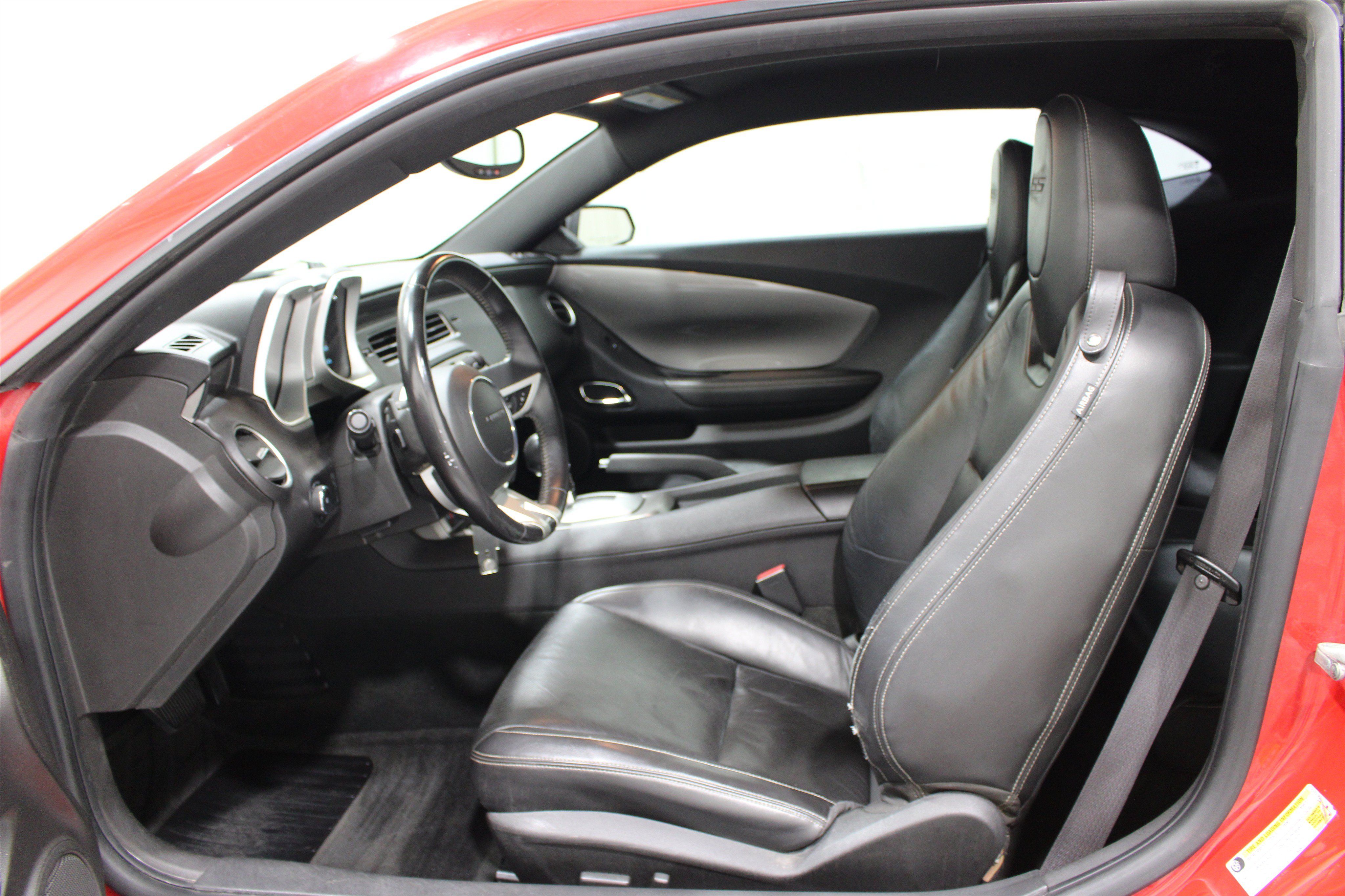 Used 2010 Chevrolet Camaro SS RWD image 3
