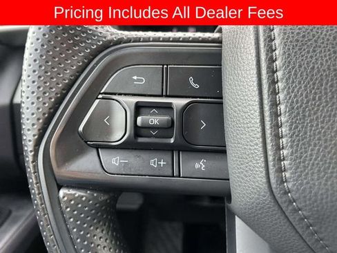 Used 2025 Toyota Tacoma SR AWD/4WD image 23