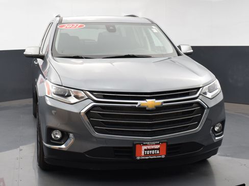 Used 2021 Chevrolet Traverse LT image 7