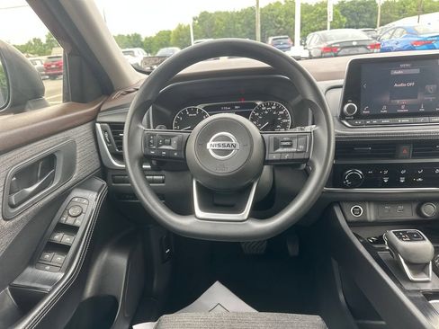 Used 2021 Nissan Rogue S AWD/4WD image 18