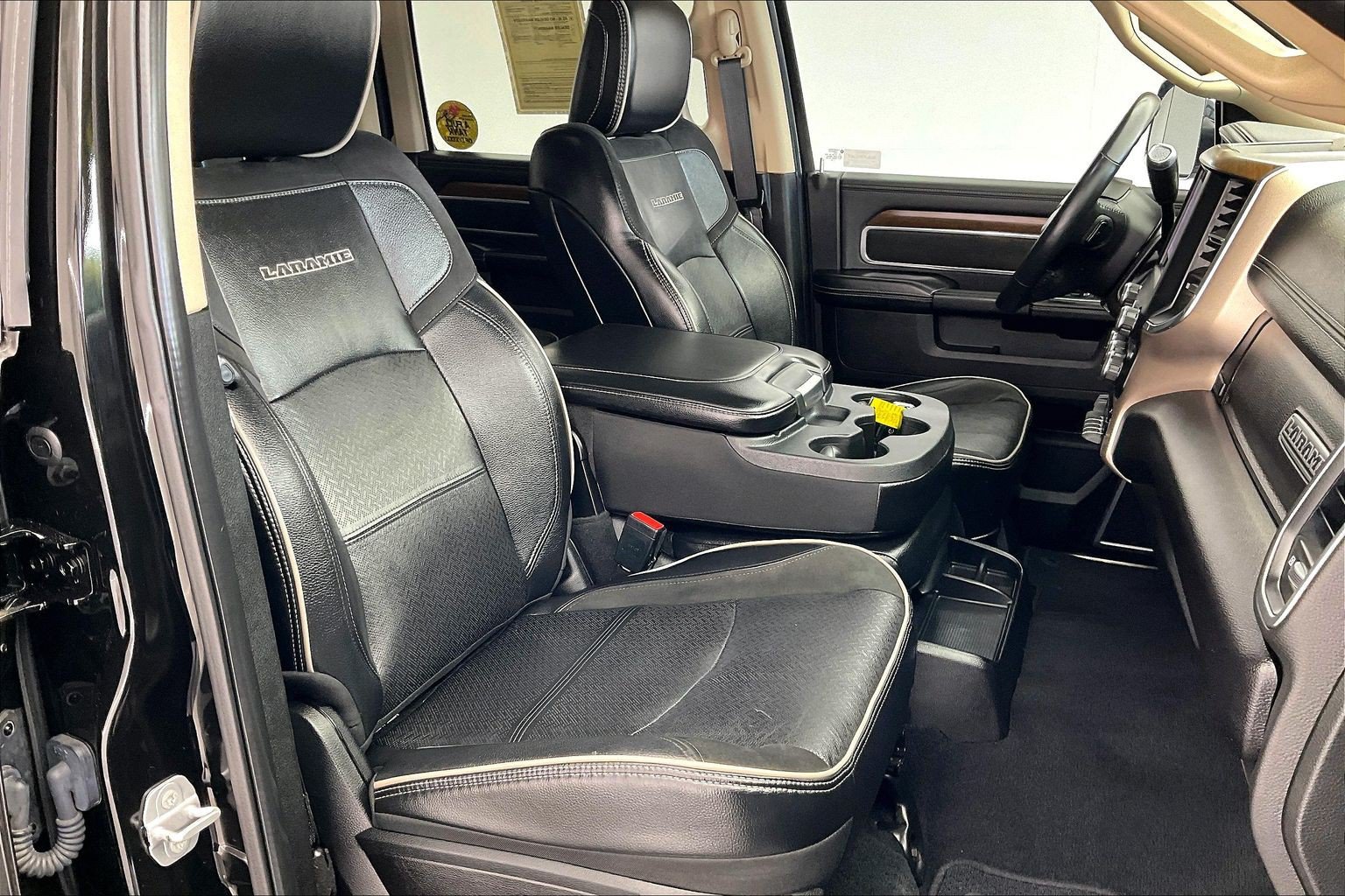 Used 2022 RAM 2500 Laramie AWD/4WD image 6