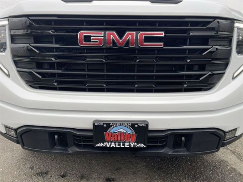 New 2026 GMC Sierra 1500 Elevation image 30