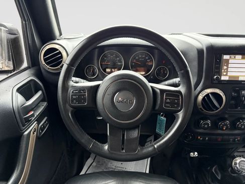 Used 2016 Jeep Wrangler Unlimited Sahara image 25