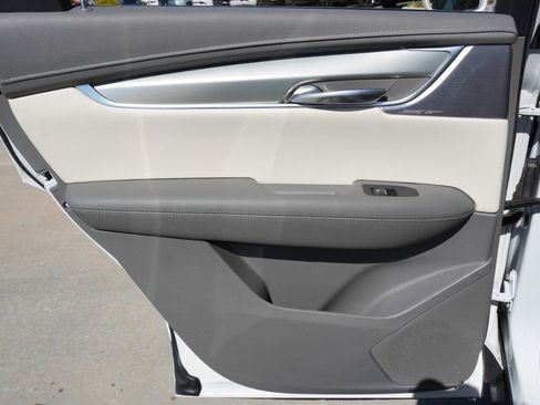 Used 2020 Cadillac XT5 Premium Luxury image 33