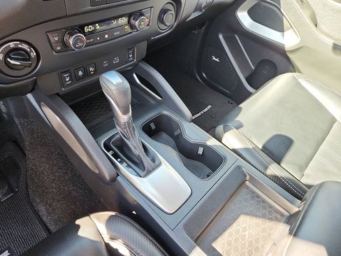 Used 2023 Nissan Frontier SV w/ SV Premium Package image 18