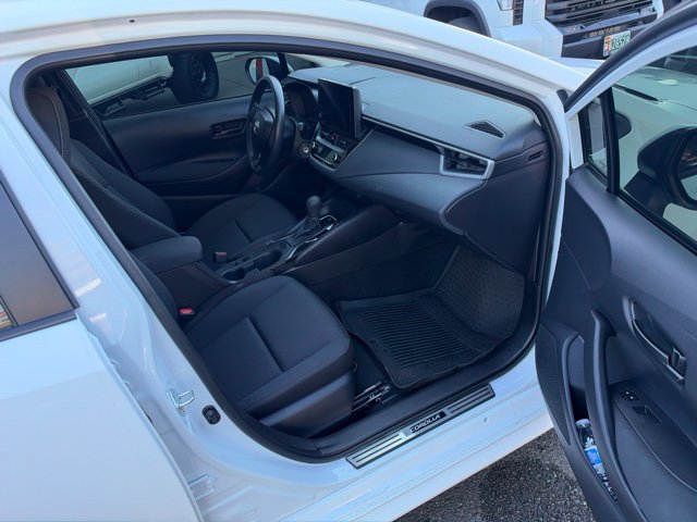 Used 2025 Toyota Corolla LE FWD image 4