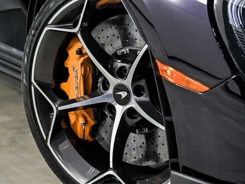 Used 2020 McLaren 600LT Spider RWD image 5