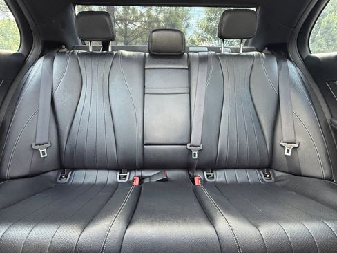 Used 2019 Mercedes-Benz E 300 4MATIC image 43