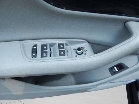 Used 2017 Audi Q7 3.0T Prestige image 17