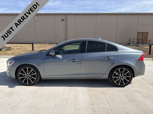 Used 2018 Volvo S60 T5 Dynamic w/ Vision Package image 8