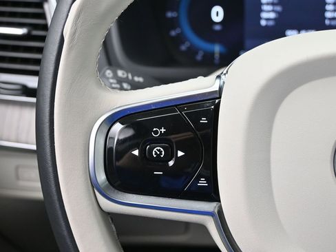 Used 2024 Volvo XC90 T8 Ultimate w/ Protection Package Premier AWD/4WD image 11