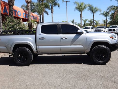 Used 2016 Toyota Tacoma SR5 image 10