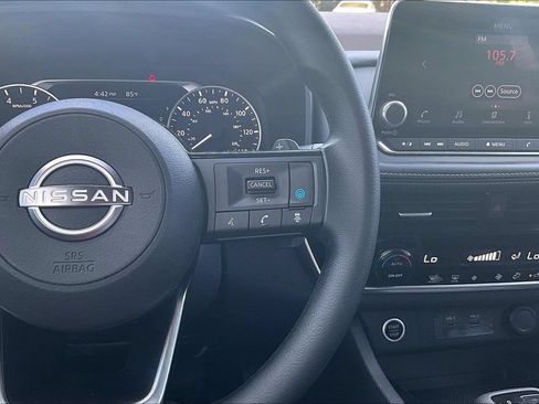 Used 2022 Nissan Rogue SV AWD/4WD image 24