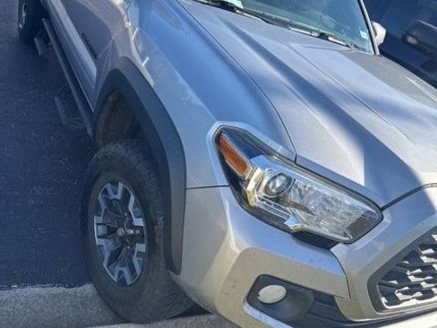 Used 2020 Toyota Tacoma TRD Off-Road image 12