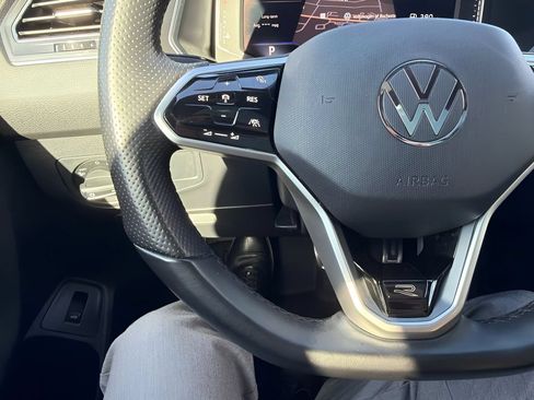 Used 2022 Volkswagen Tiguan SEL R-Line AWD/4WD image 14