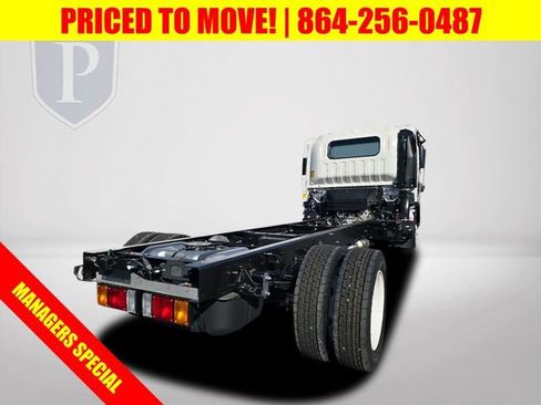 New 2025 Chevrolet Low Cab Forward image 7